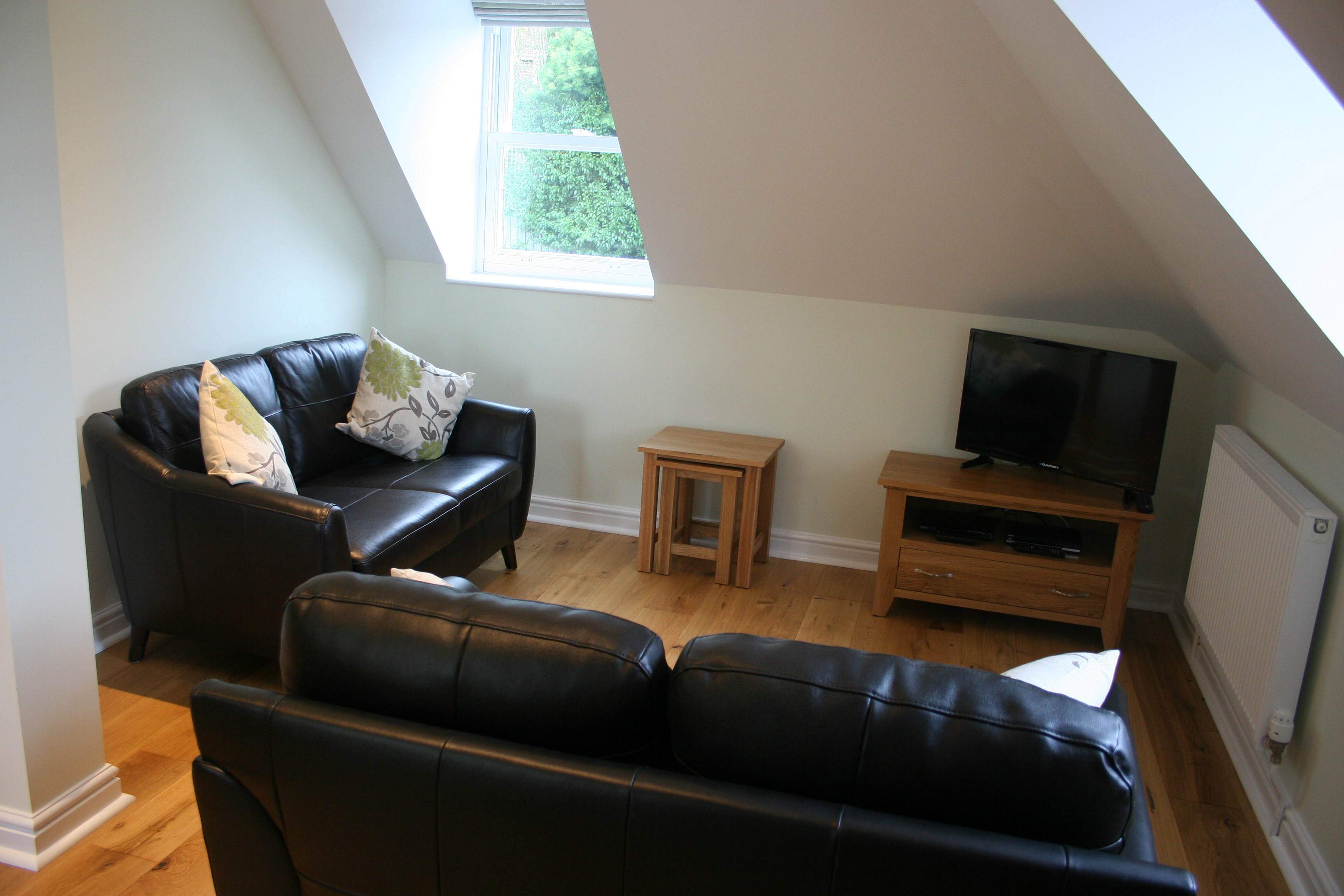 highlandapt1lounge1 Shanklin Holiday Homes